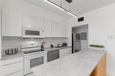 Condominio en alquiler en Miami Beach, Florida, 1 dormitorio, 48.96 m2 № 2339931 - foto 4