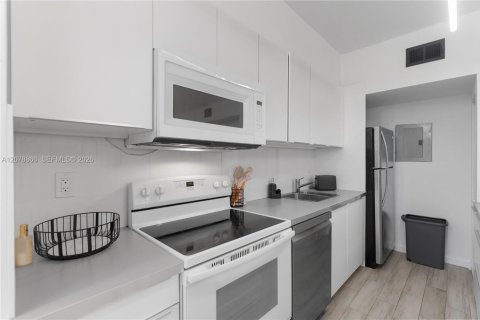 Condominio en alquiler en Miami Beach, Florida, 1 dormitorio, 48.96 m2 № 2339931 - foto 7