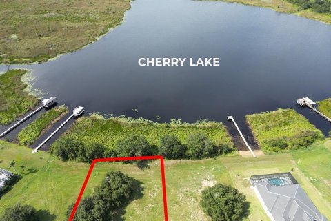 Terreno en venta en Groveland, Florida № 1915094 - foto 2