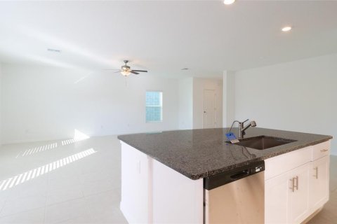 House in Wesley Chapel, Florida 5 bedrooms, 205.96 sq.m. № 1904455 - photo 6