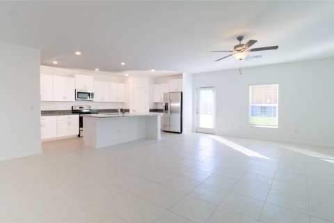 House in Wesley Chapel, Florida 5 bedrooms, 205.96 sq.m. № 1904455 - photo 3