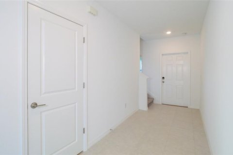 House in Wesley Chapel, Florida 5 bedrooms, 205.96 sq.m. № 1904455 - photo 10