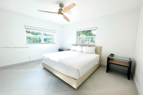 Купить виллу или дом в Хомстед, Флорида 5 спален, 335.75м2, № 1923228 - фото 15