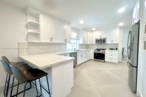 Купить виллу или дом в Хомстед, Флорида 5 спален, 335.75м2, № 1923228 - фото 7