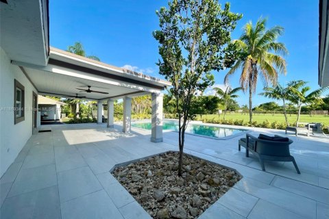 Купить виллу или дом в Хомстед, Флорида 5 спален, 335.75м2, № 1923228 - фото 20