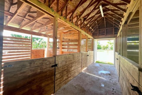 Купить виллу или дом в Хомстед, Флорида 5 спален, 335.75м2, № 1923228 - фото 24