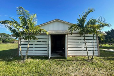 Купить виллу или дом в Хомстед, Флорида 5 спален, 335.75м2, № 1923228 - фото 22