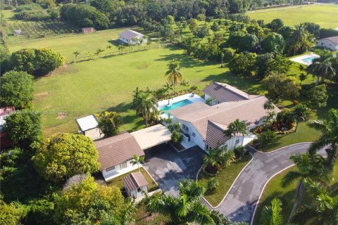 Купить виллу или дом в Хомстед, Флорида 5 спален, 335.75м2, № 1923228 - фото 4