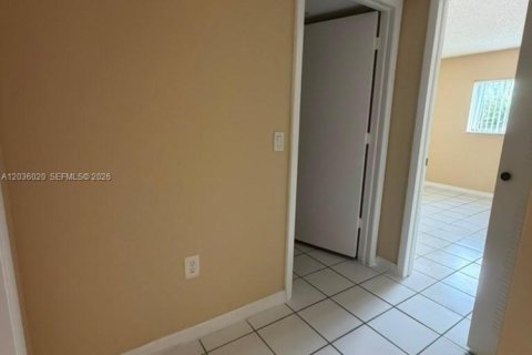 Copropriété à louer à Miami, Floride: 2 chambres, 66.33 m2 № 2154054 - photo 8