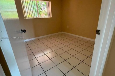 Copropriété à louer à Miami, Floride: 2 chambres, 66.33 m2 № 2154054 - photo 12