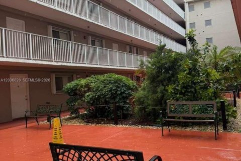 Copropriété à louer à Miami, Floride: 2 chambres, 66.33 m2 № 2154054 - photo 17