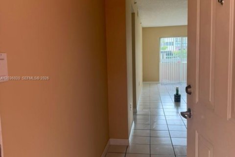 Copropriété à louer à Miami, Floride: 2 chambres, 66.33 m2 № 2154054 - photo 3