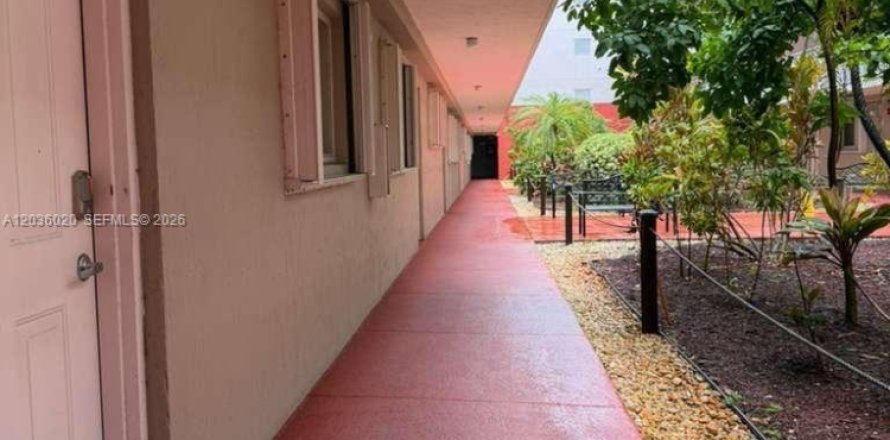Condo à Miami, Floride, 2 chambres  № 2154054