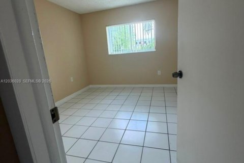 Copropriété à louer à Miami, Floride: 2 chambres, 66.33 m2 № 2154054 - photo 13