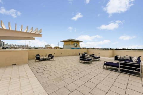 Купить кондоминиум в Майами, Флорида 2 спальни, 110.46м2, № 2023601 - фото 20