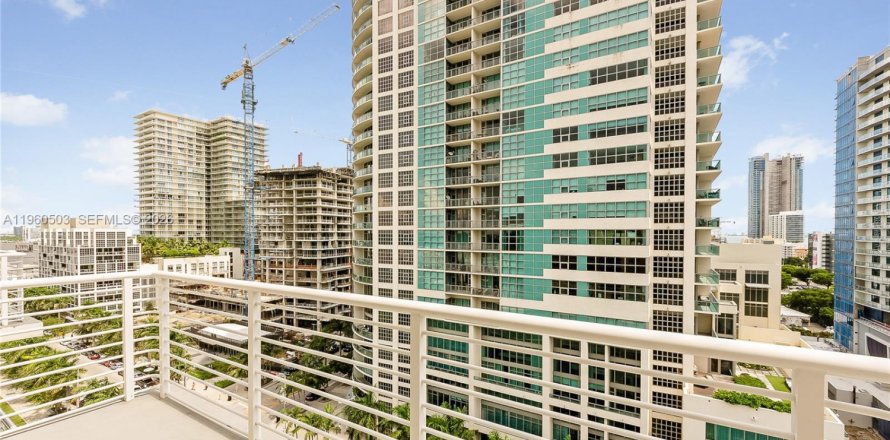 Кондоминиум с 2 спальнями в Майами, Флорида № 2023601