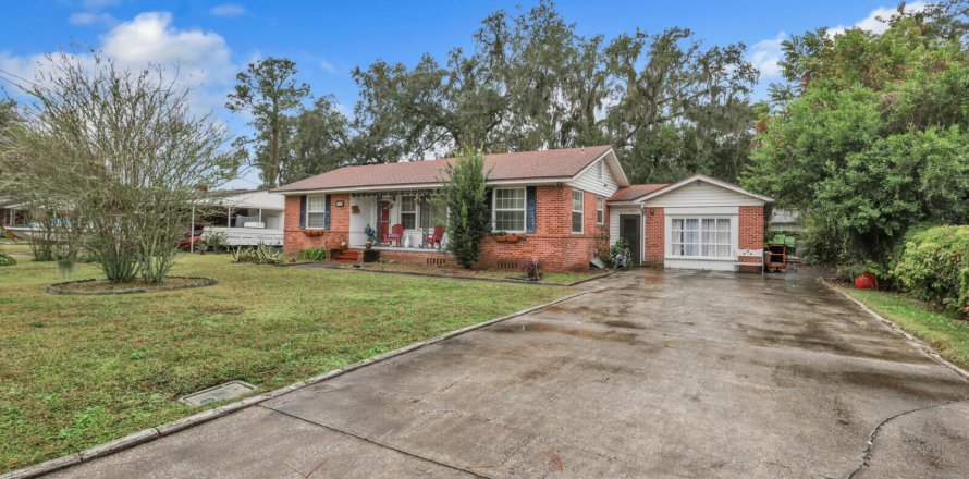 House in Jacksonville, Florida 4 bedrooms, 244.15 sq.m. № 857584