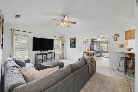 Villa ou maison à vendre à Spring Hill, Floride: 2 chambres, 161 m2 № 2283344 - photo 15