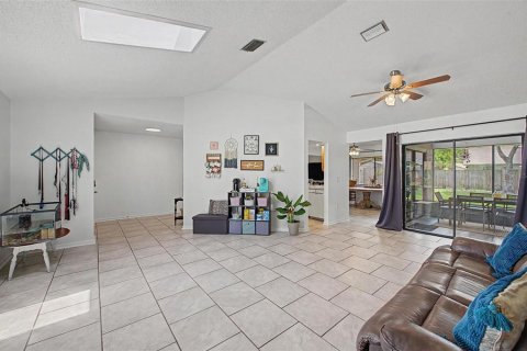 Villa ou maison à vendre à Spring Hill, Floride: 2 chambres, 161 m2 № 2283344 - photo 6