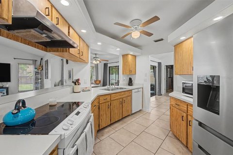 Villa ou maison à vendre à Spring Hill, Floride: 2 chambres, 161 m2 № 2283344 - photo 12