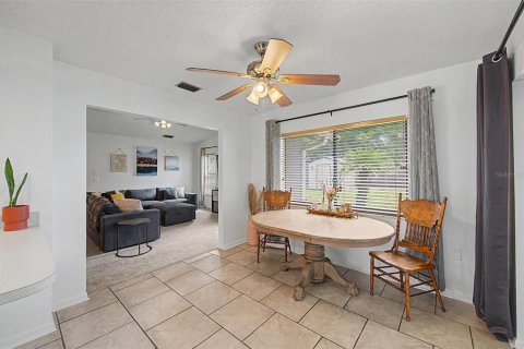 Villa ou maison à vendre à Spring Hill, Floride: 2 chambres, 161 m2 № 2283344 - photo 9