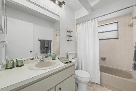 Villa ou maison à vendre à Spring Hill, Floride: 2 chambres, 161 m2 № 2283344 - photo 25