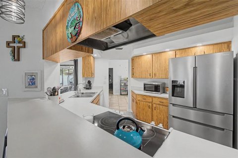 Villa ou maison à vendre à Spring Hill, Floride: 2 chambres, 161 m2 № 2283344 - photo 10