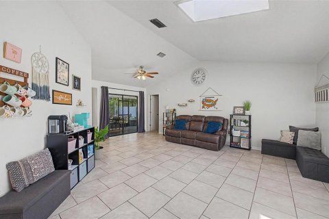 Villa ou maison à vendre à Spring Hill, Floride: 2 chambres, 161 m2 № 2283344 - photo 4