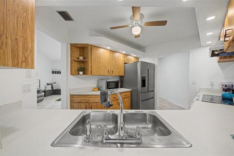 Villa ou maison à vendre à Spring Hill, Floride: 2 chambres, 161 m2 № 2283344 - photo 13