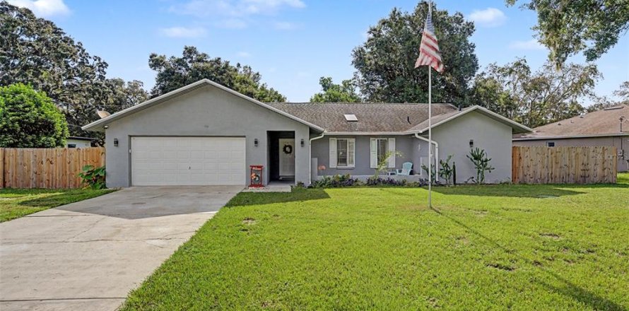 Villa ou maison à Spring Hill, Floride 2 chambres, 161 m2 № 2283344