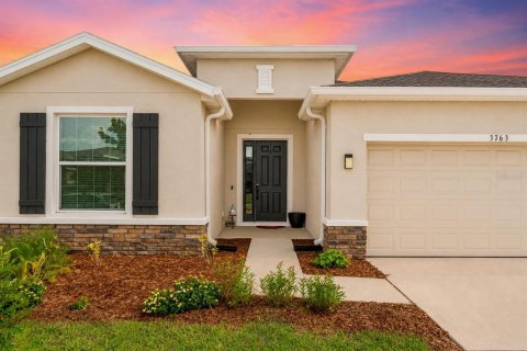 House in Spring Hill, Florida 4 bedrooms, 237.55 sq.m. № 2227269 - photo 3
