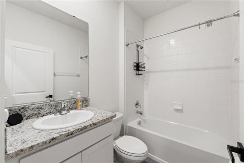 House in Spring Hill, Florida 4 bedrooms, 237.55 sq.m. № 2227269 - photo 8