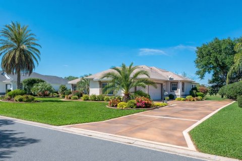 Villa ou maison à vendre à The Villages, Floride: 3 chambres, 294.69 m2 № 2323188 - photo 2