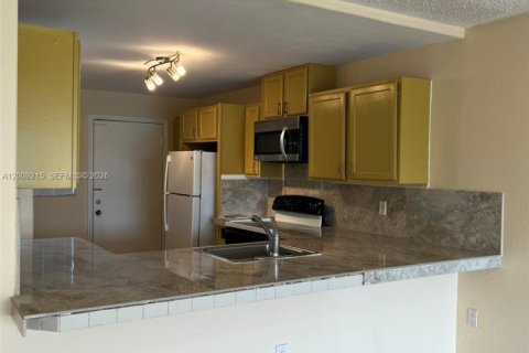 Condo in Miami, Florida, 2 bedrooms  № 2076609 - photo 9