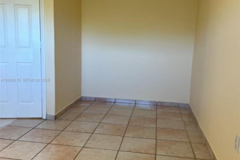 Condo in Miami, Florida, 2 bedrooms  № 2076609 - photo 10