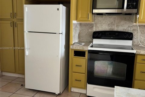 Condo in Miami, Florida, 2 bedrooms  № 2076609 - photo 6