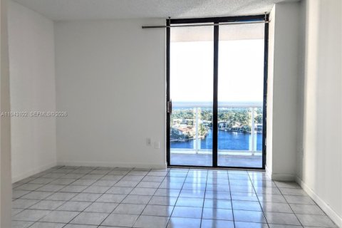 Copropriété à louer à Aventura, Floride: 2 chambres, 107.58 m2 № 1999534 - photo 5