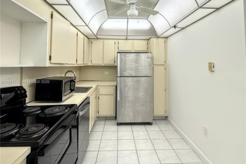 Copropriété à louer à Aventura, Floride: 2 chambres, 107.58 m2 № 1999534 - photo 8