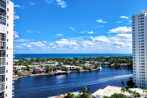 Copropriété à louer à Aventura, Floride: 2 chambres, 107.58 m2 № 1999534 - photo 4