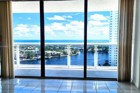 Copropriété à louer à Aventura, Floride: 2 chambres, 107.58 m2 № 1999534 - photo 3