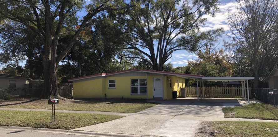 House in Orange Park, Florida 3 bedrooms, 108.97 sq.m. № 872870