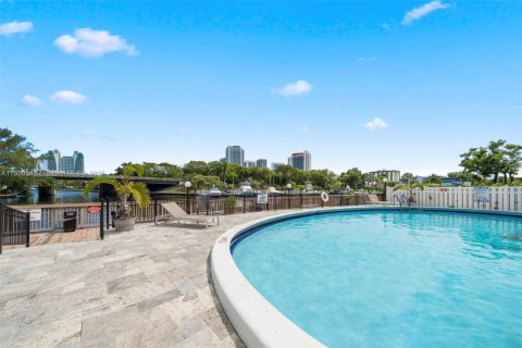Copropriété à vendre à Hallandale Beach, Floride: 2 chambres, 106.84 m2 № 2015863 - photo 3