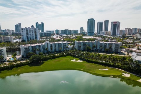 Condo à Hallandale Beach, Floride, 2 chambres  № 2015863