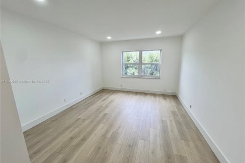 Copropriété à vendre à Hallandale Beach, Floride: 2 chambres, 106.84 m2 № 2015863 - photo 11