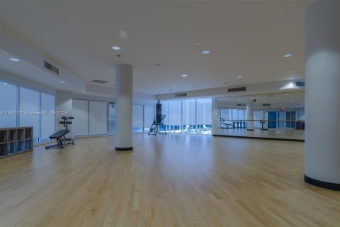 Condo in Aventura, Florida, 2 bedrooms  № 1948950 - photo 18