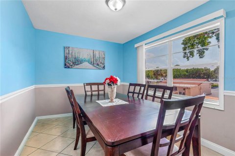 Condo in Daytona Beach, Florida, 2 bedrooms № 2198466 - photo 12