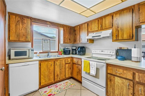 Condo in Daytona Beach, Florida, 2 bedrooms № 2198466 - photo 10