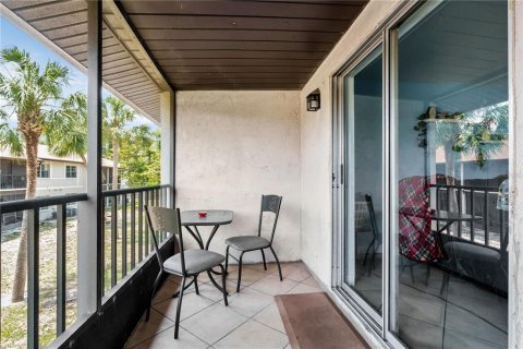 Condo in Daytona Beach, Florida, 2 bedrooms № 2198466 - photo 20