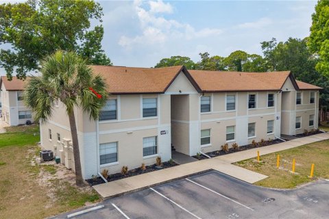 Condo in Daytona Beach, Florida, 2 bedrooms № 2198466 - photo 2