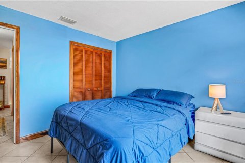 Condo in Daytona Beach, Florida, 2 bedrooms № 2198466 - photo 17
